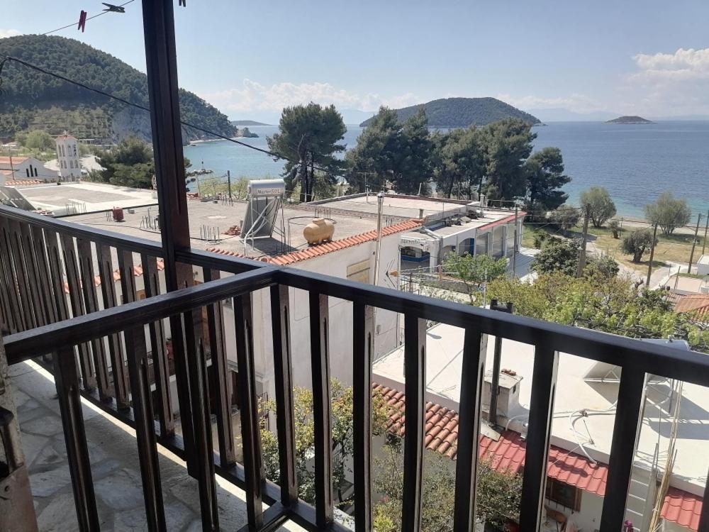 Lilian Beachfront Apartments 네오 클리마 외부 사진