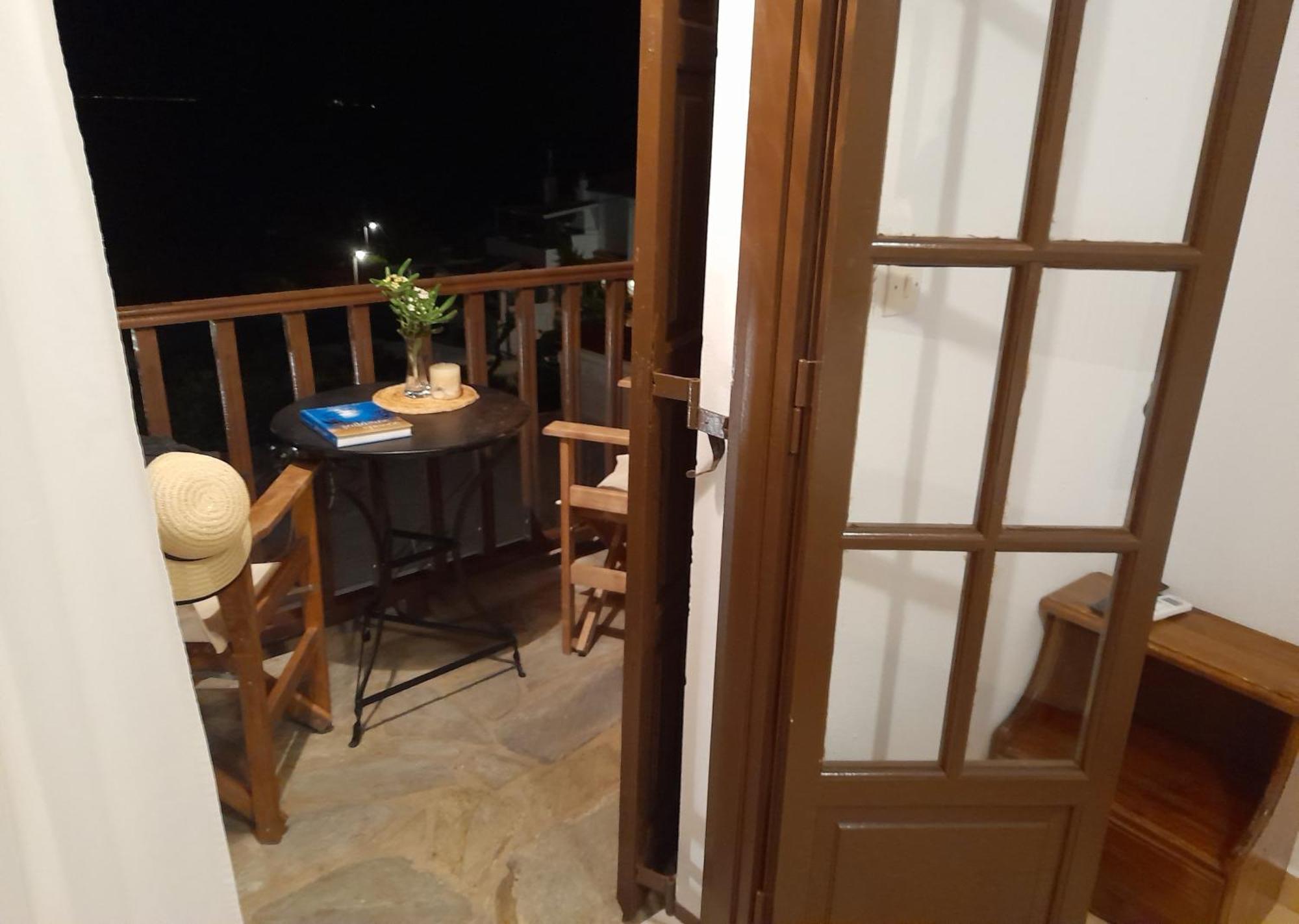 Lilian Beachfront Apartments 네오 클리마 외부 사진