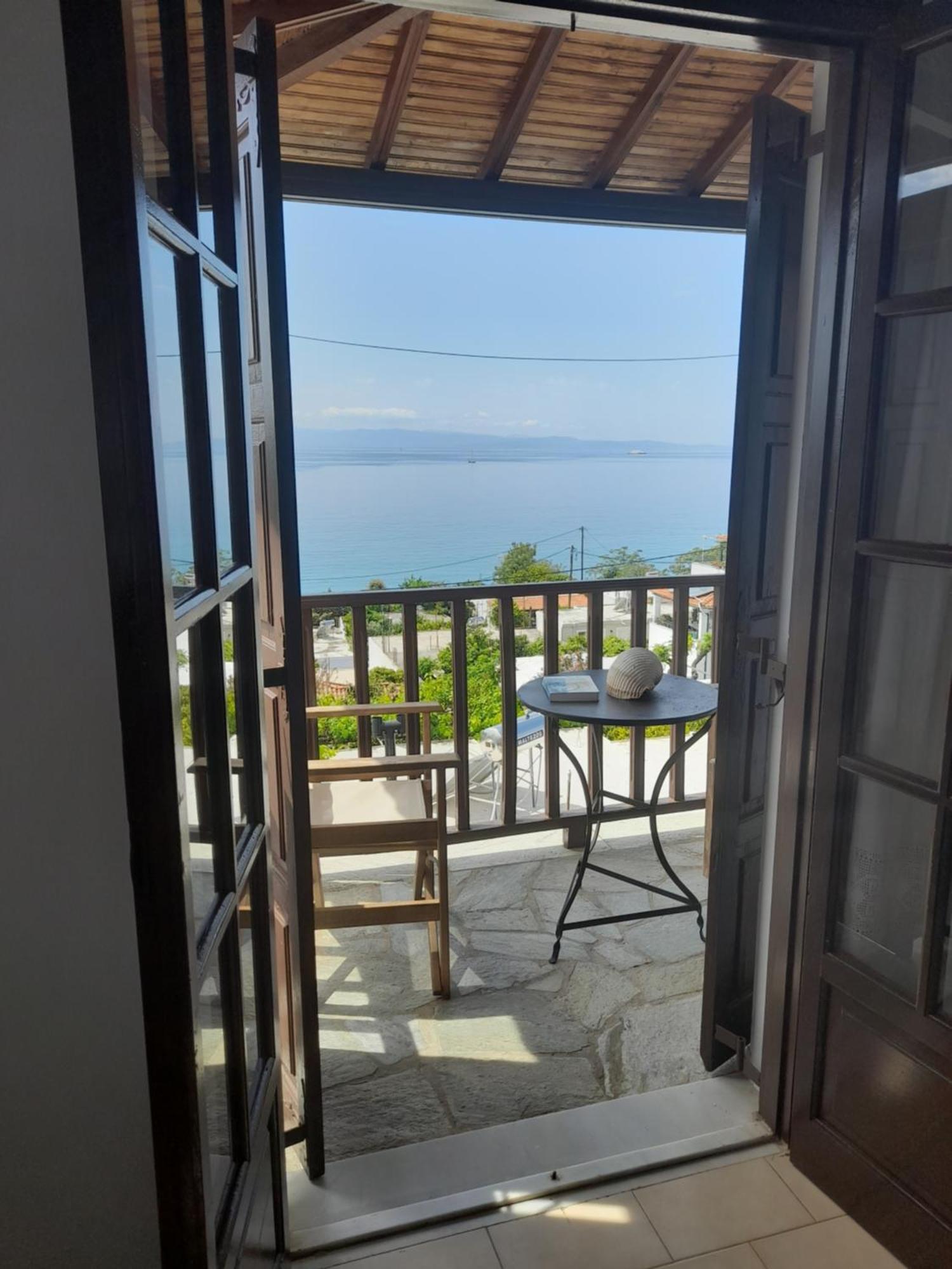 Lilian Beachfront Apartments 네오 클리마 외부 사진